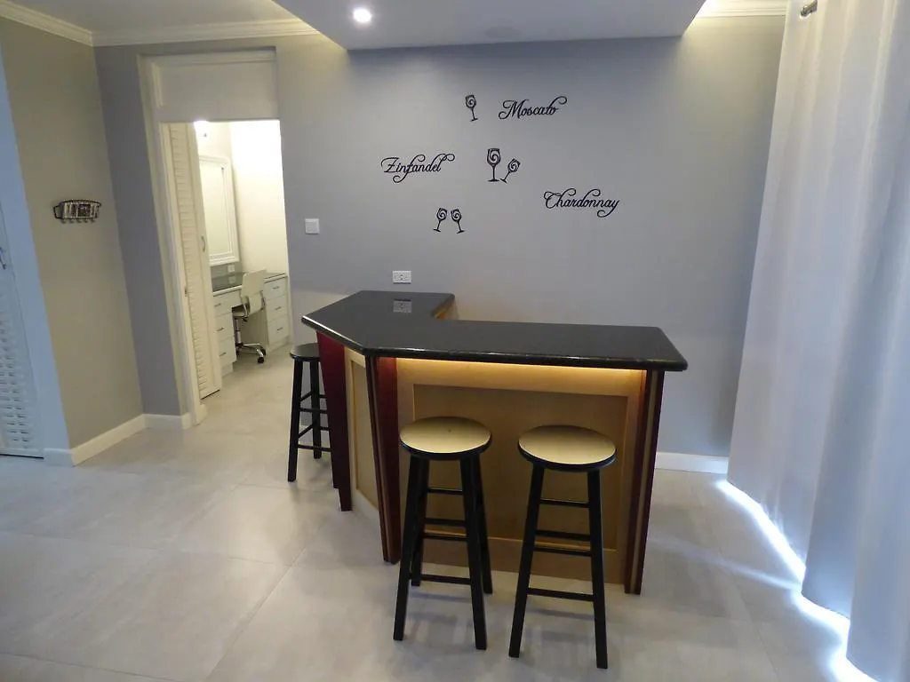 Beach One Bedroom Suite C5 Ocho Rios Apartament