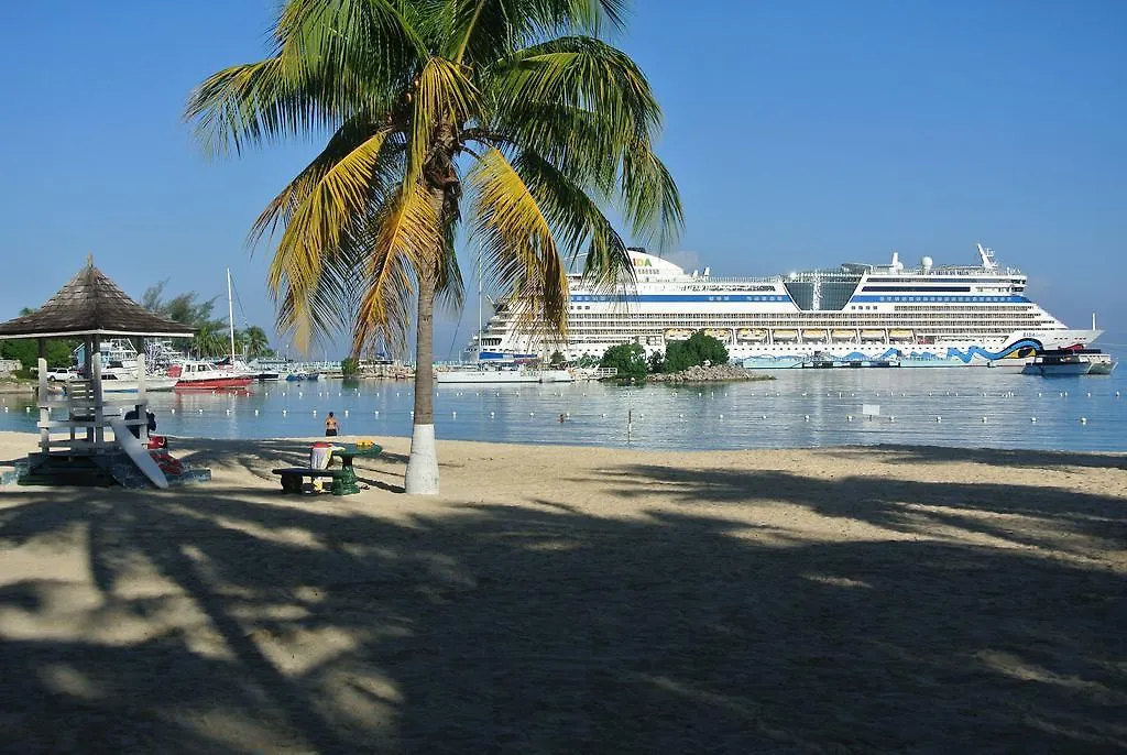 Beach One Bedroom Suite C5 Ocho Rios 0*,  Jamajka