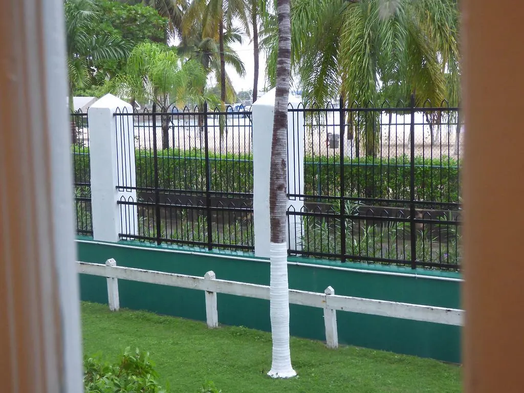 Beach One Bedroom Suite C5 Ocho Rios Jamajka